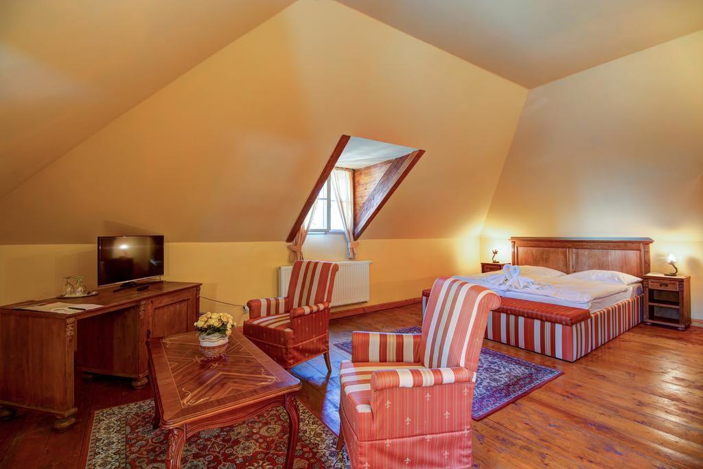 Penzion Cosmopolitan I. Banská Štiavnica 外观 照片