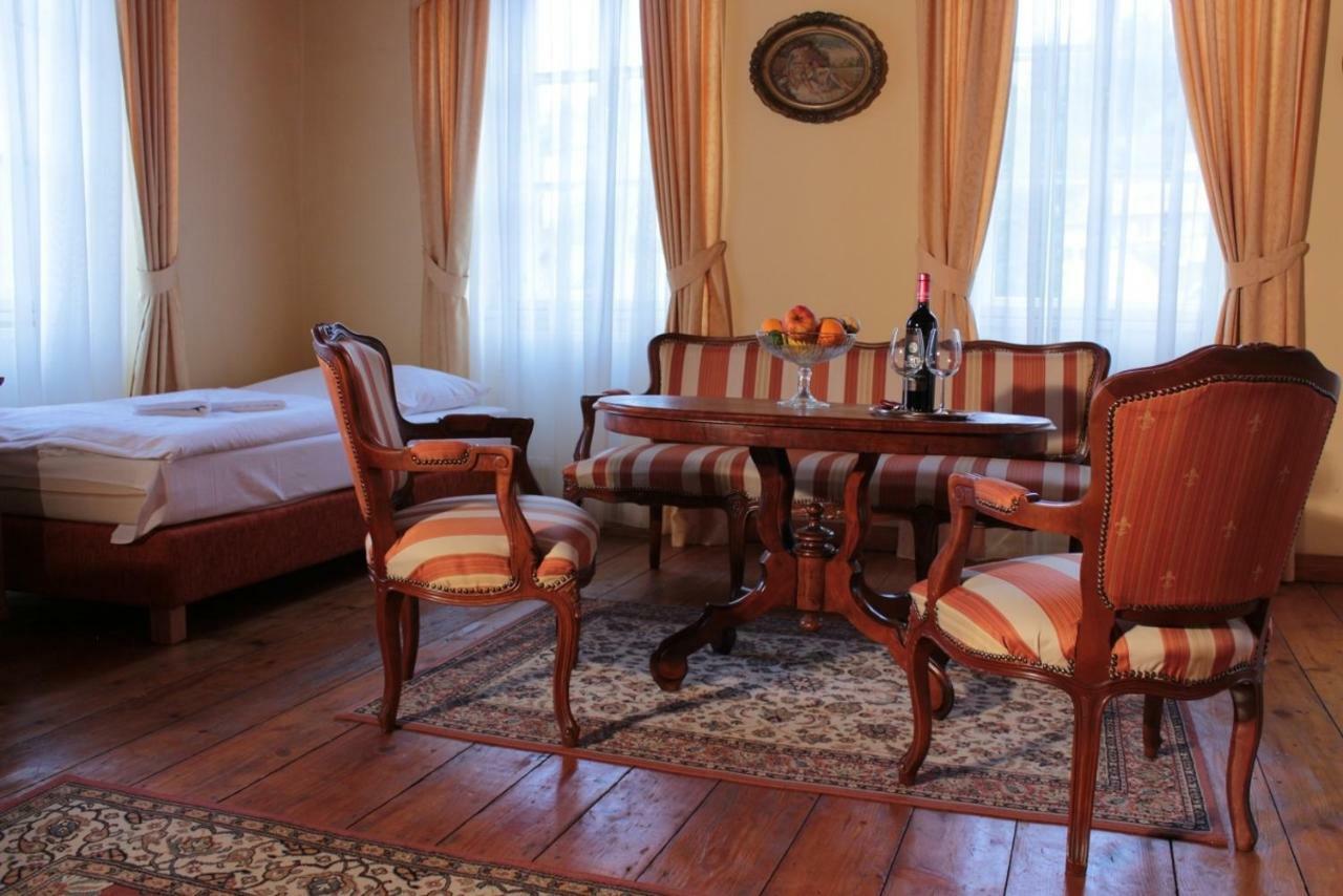 Penzion Cosmopolitan I. Banská Štiavnica 外观 照片